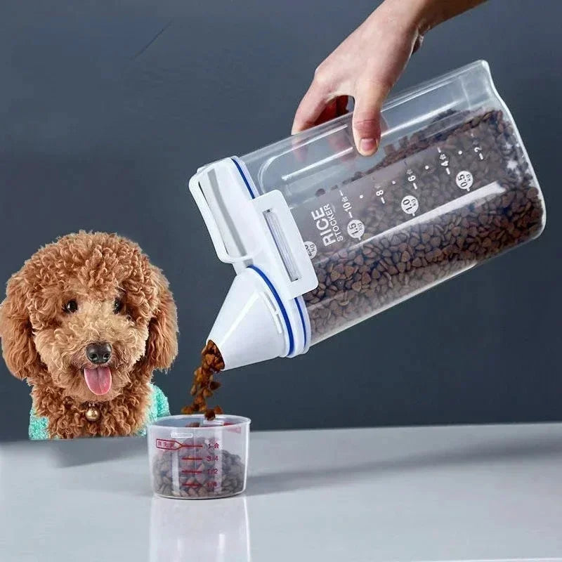 1.5kg/2kg Pet Food Storage Container, Moisture‑Proof Sealed Plastic Pail with Measuring Cup for Dog &amp; Cat Feeding
