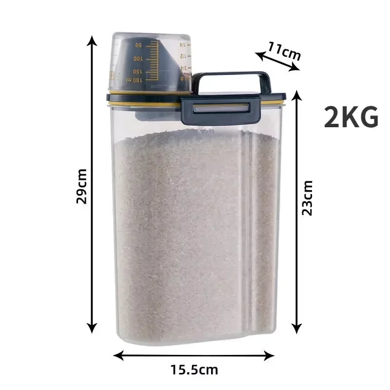 1.5kg/2kg Pet Food Storage Container, Moisture‑Proof Sealed Plastic Pail with Measuring Cup for Dog &amp; Cat Feeding